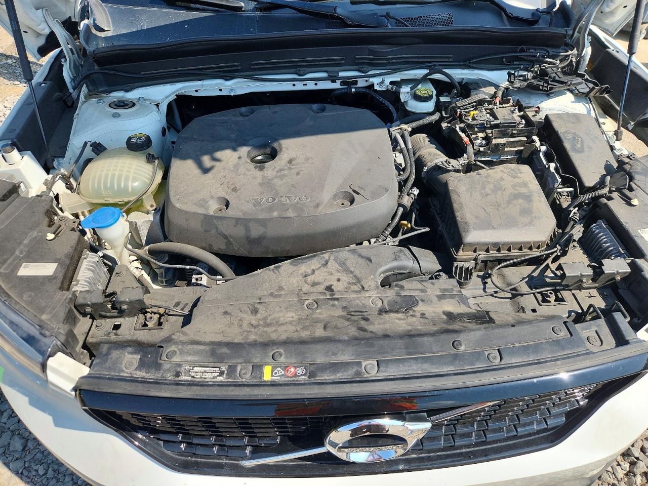 2020 VOLVO XC40