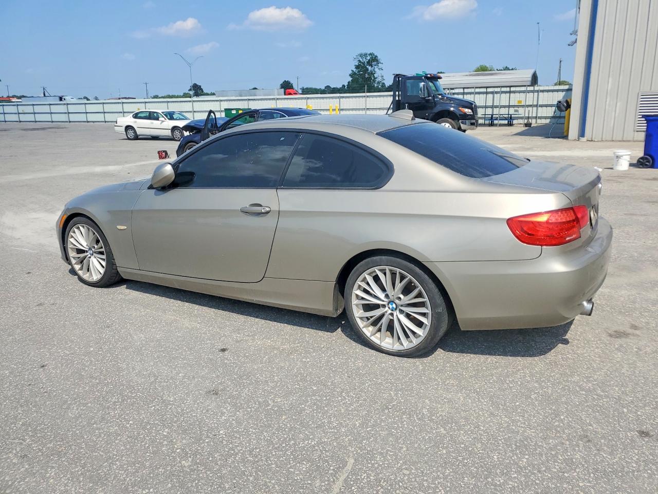 2011 BMW 3 SERIES