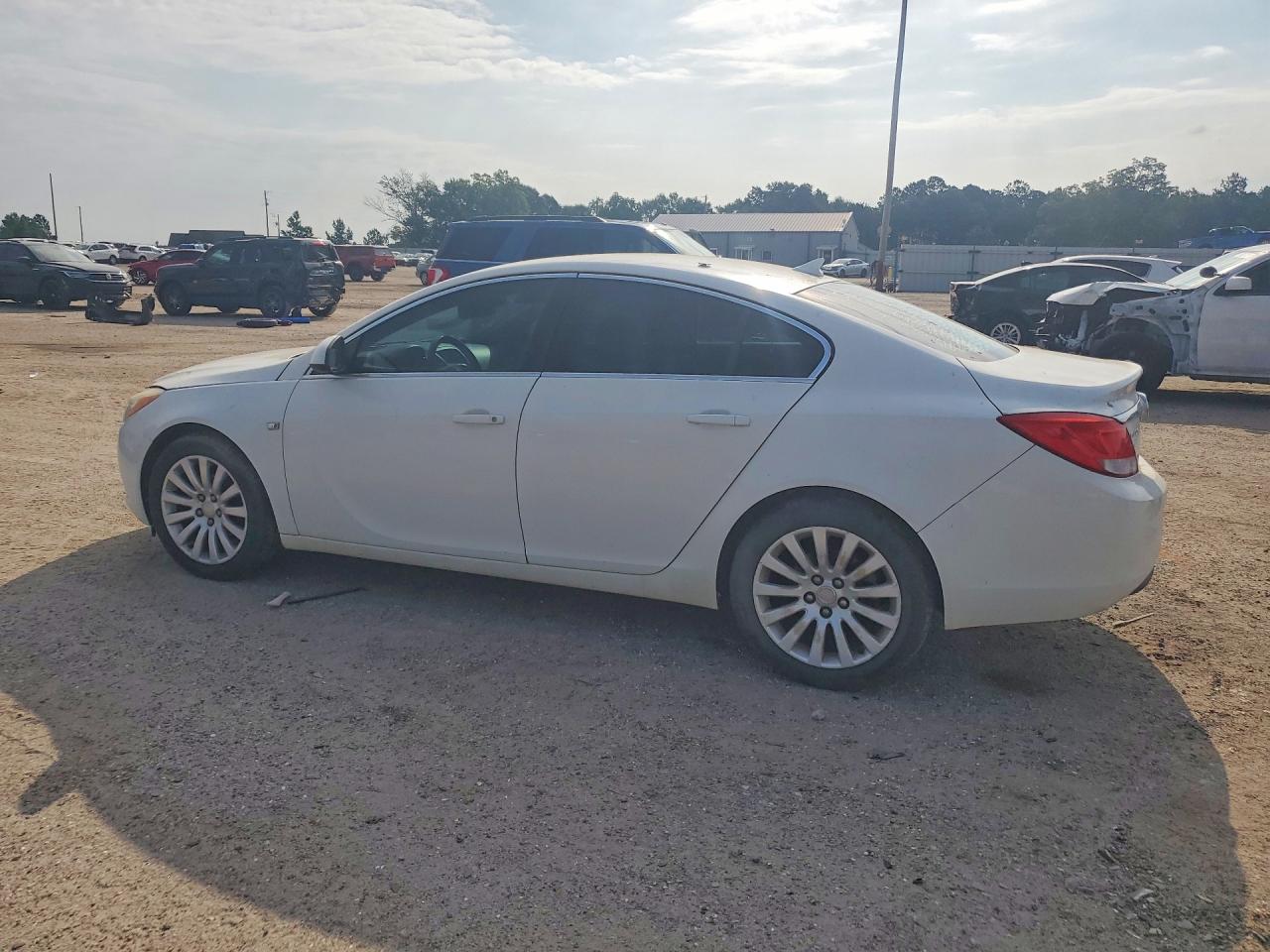 2011 BUICK REGAL