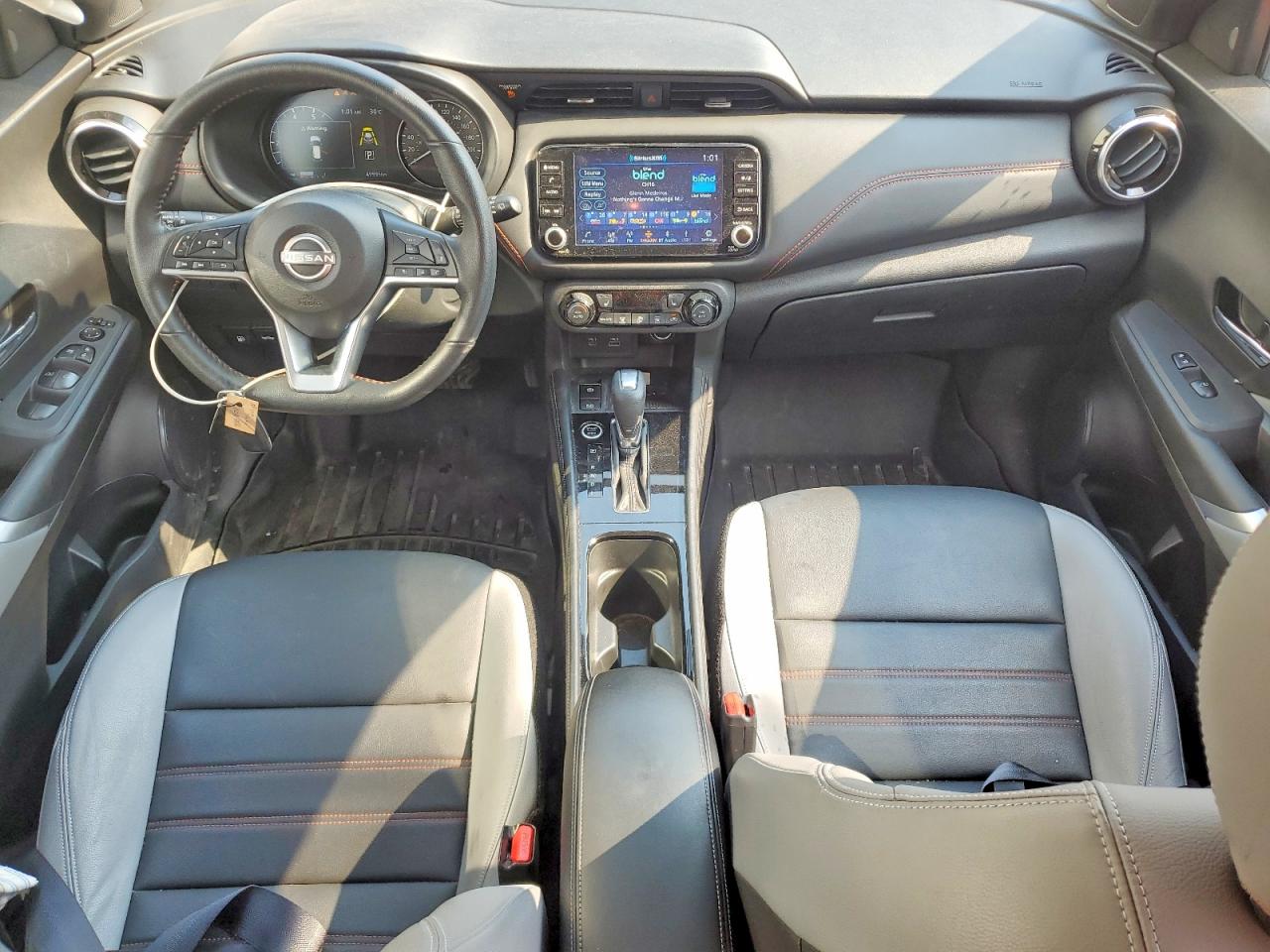 2023 NISSAN KICKS