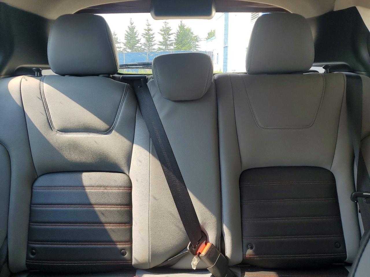 2023 NISSAN KICKS