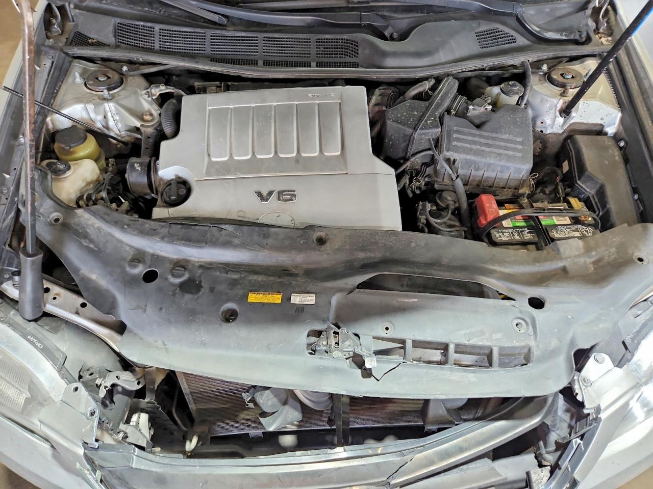 2010 TOYOTA AVALON