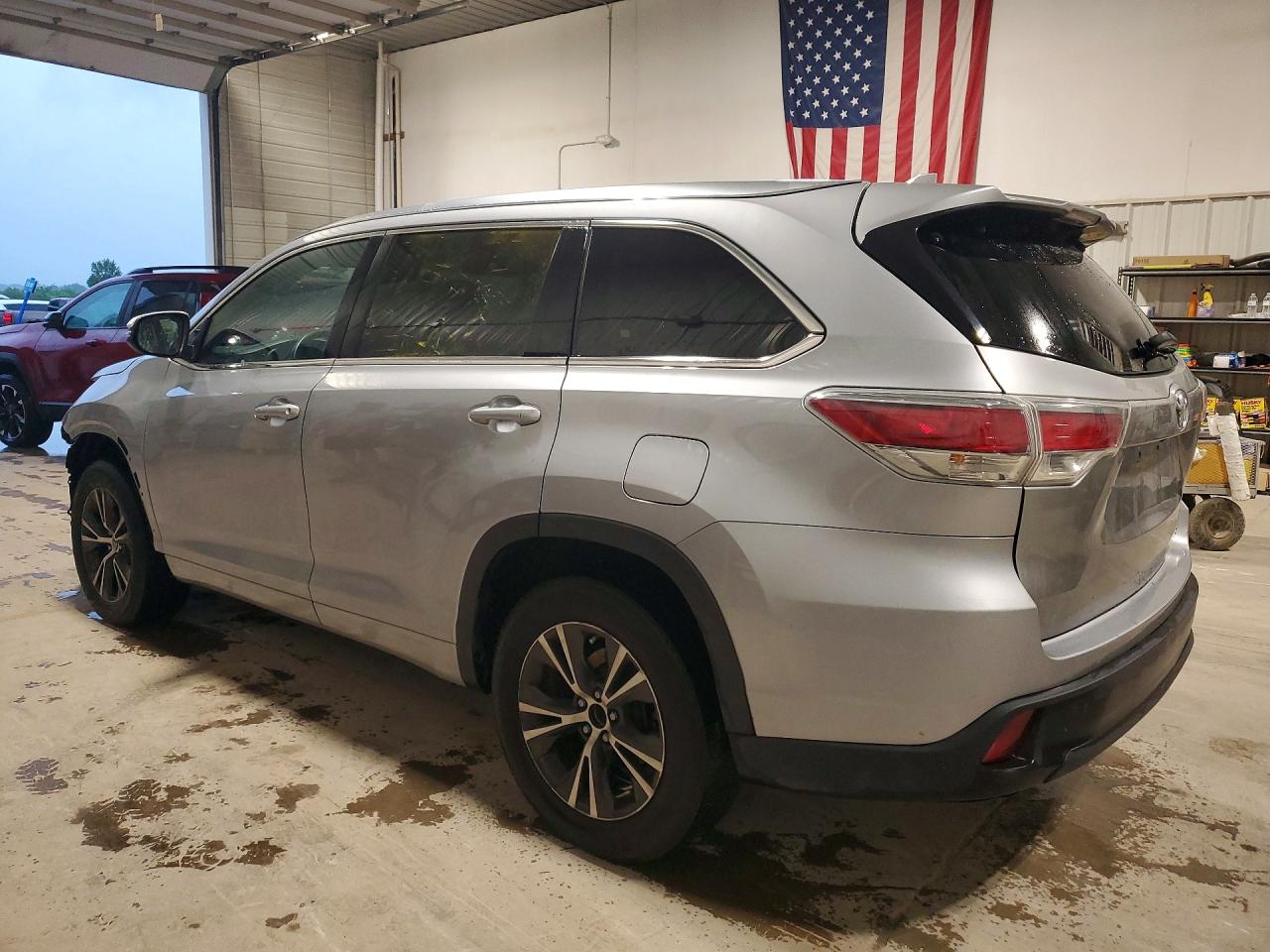 2016 TOYOTA HIGHLANDER