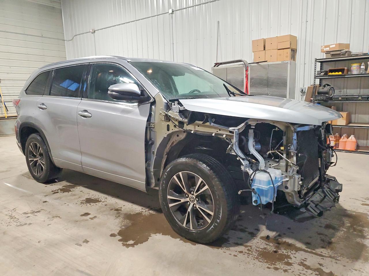 2016 TOYOTA HIGHLANDER