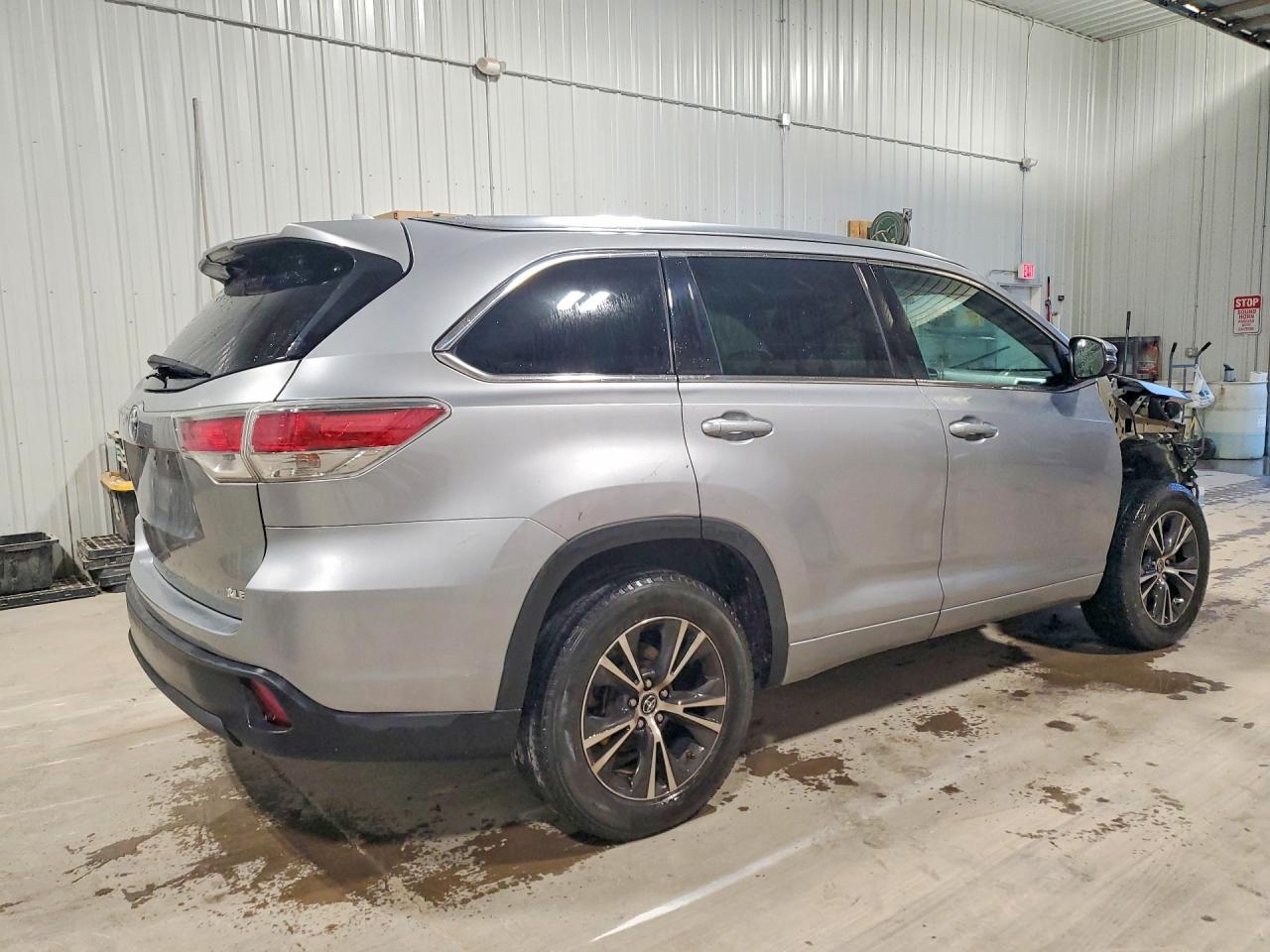 2016 TOYOTA HIGHLANDER