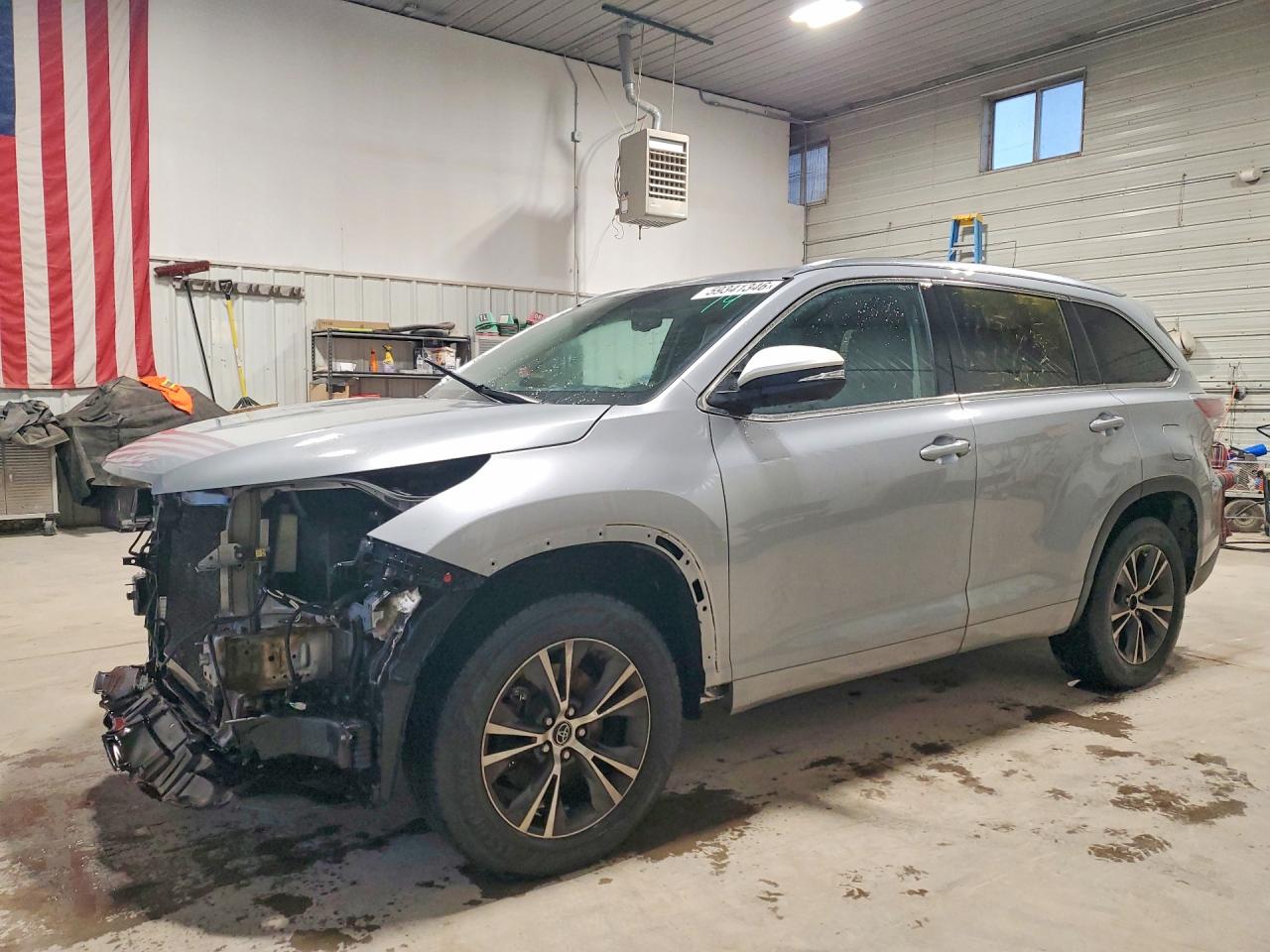 2016 TOYOTA HIGHLANDER