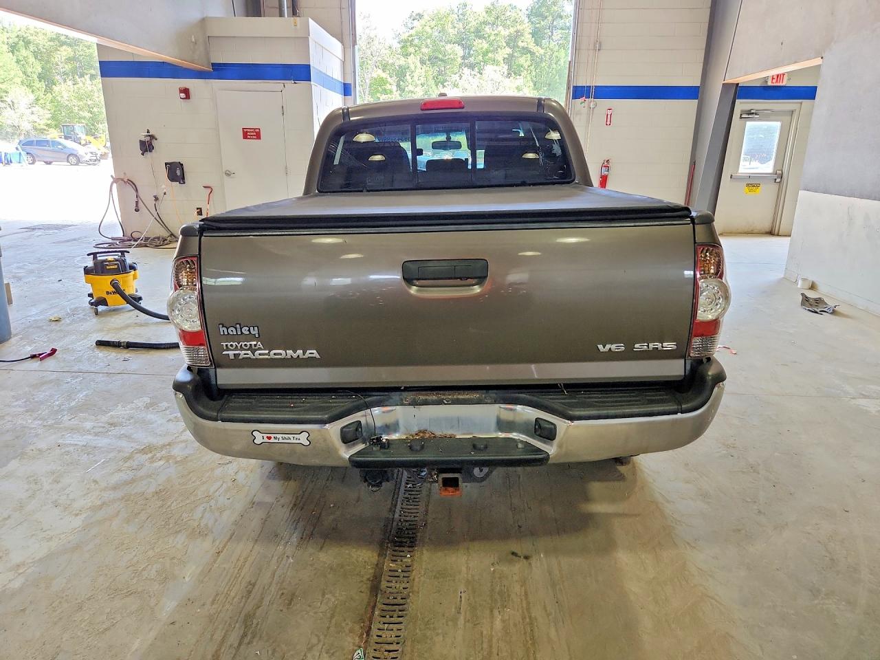 2010 TOYOTA TACOMA