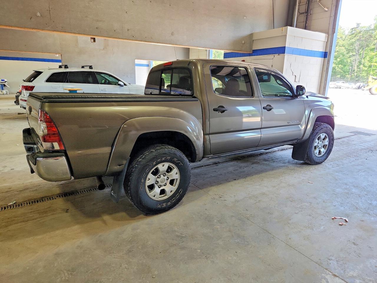 2010 TOYOTA TACOMA