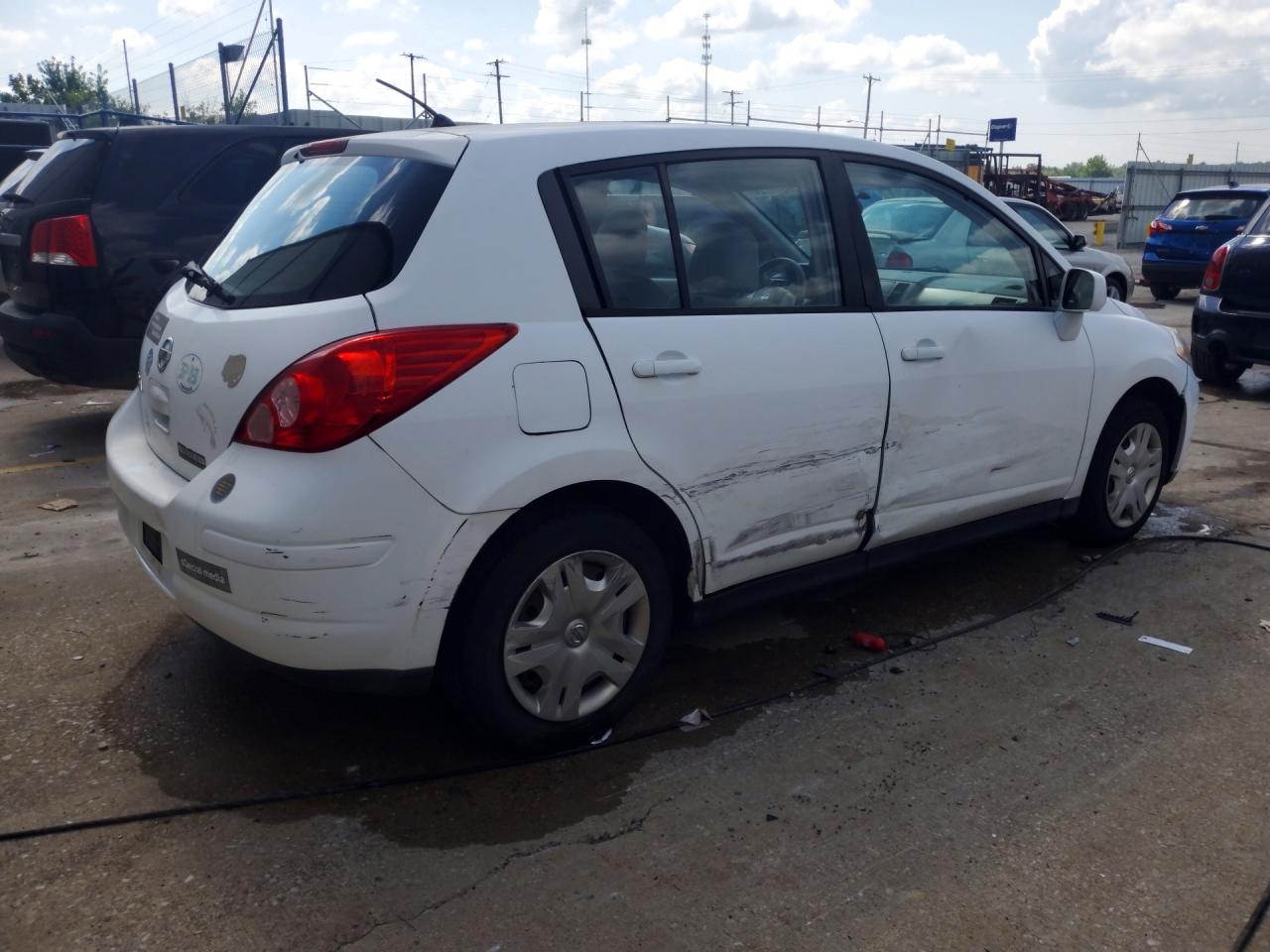 2010 NISSAN VERSA