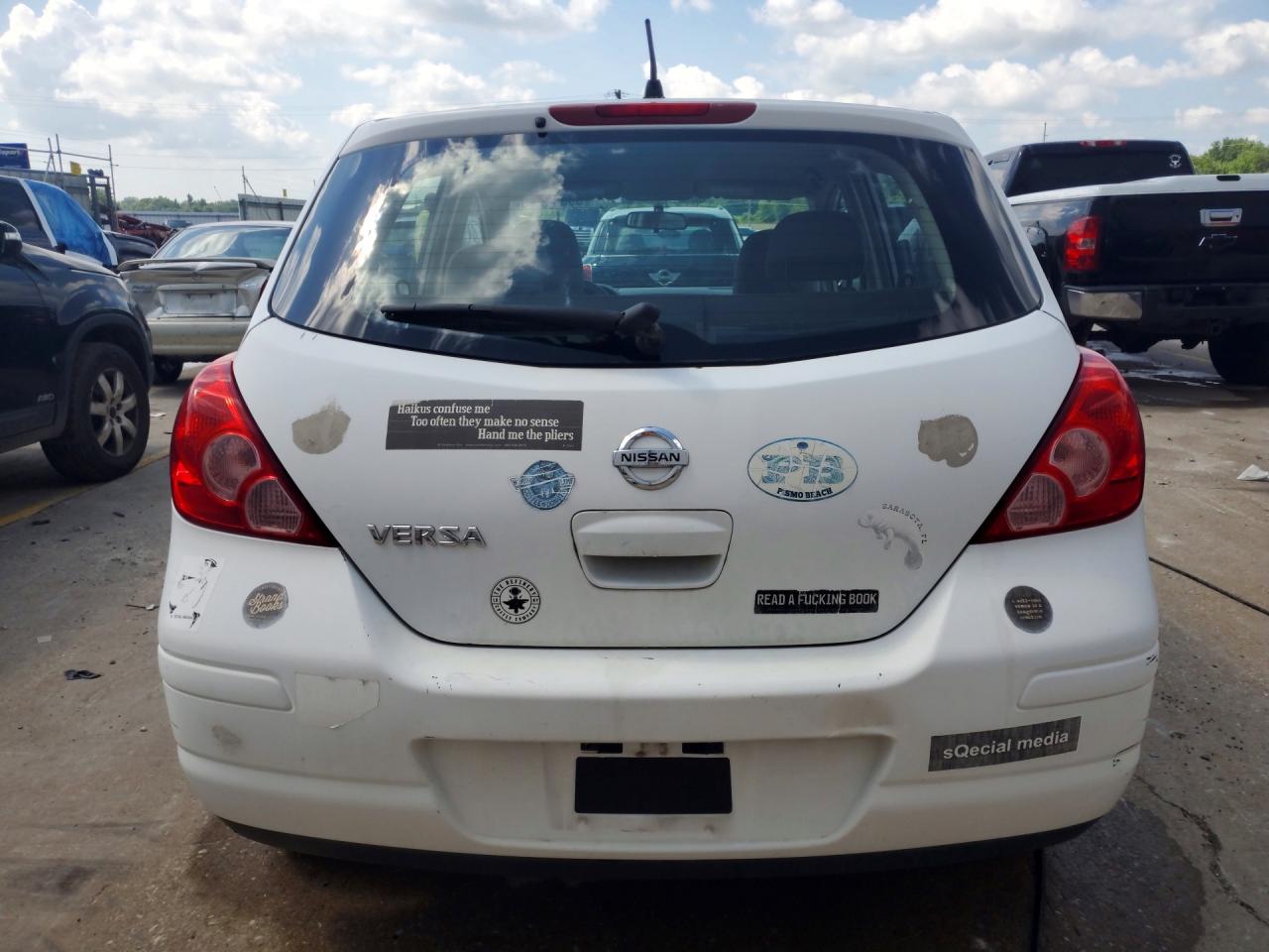 2010 NISSAN VERSA