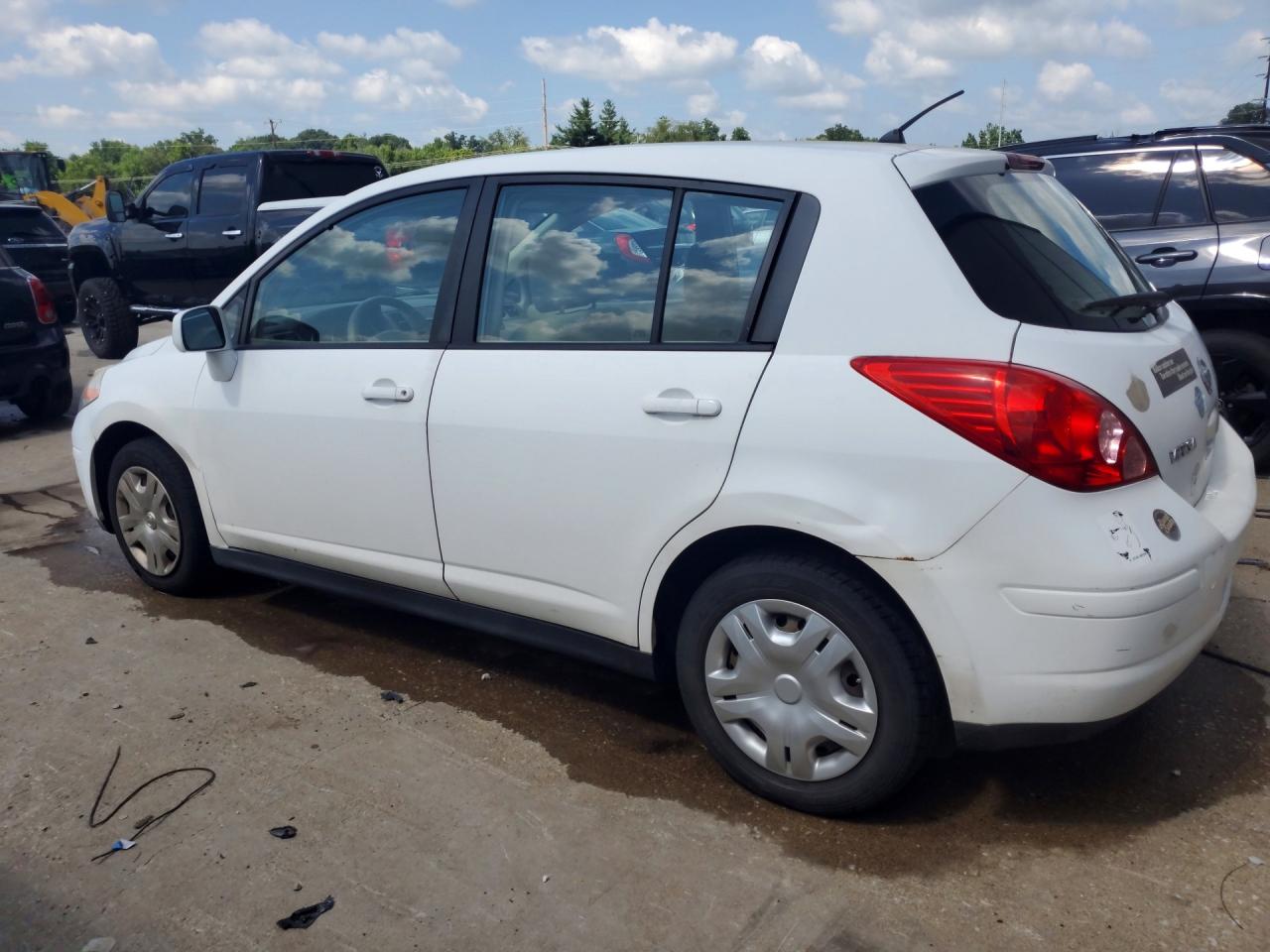 2010 NISSAN VERSA