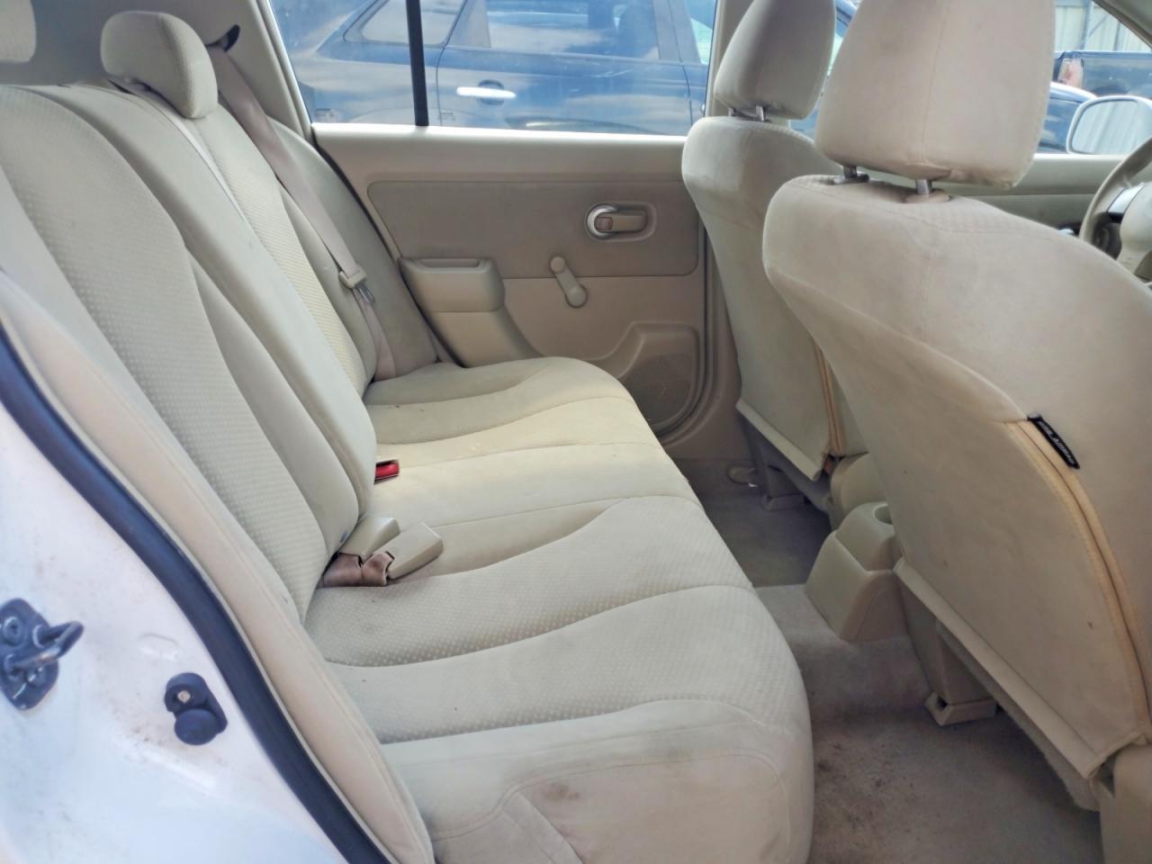 2010 NISSAN VERSA
