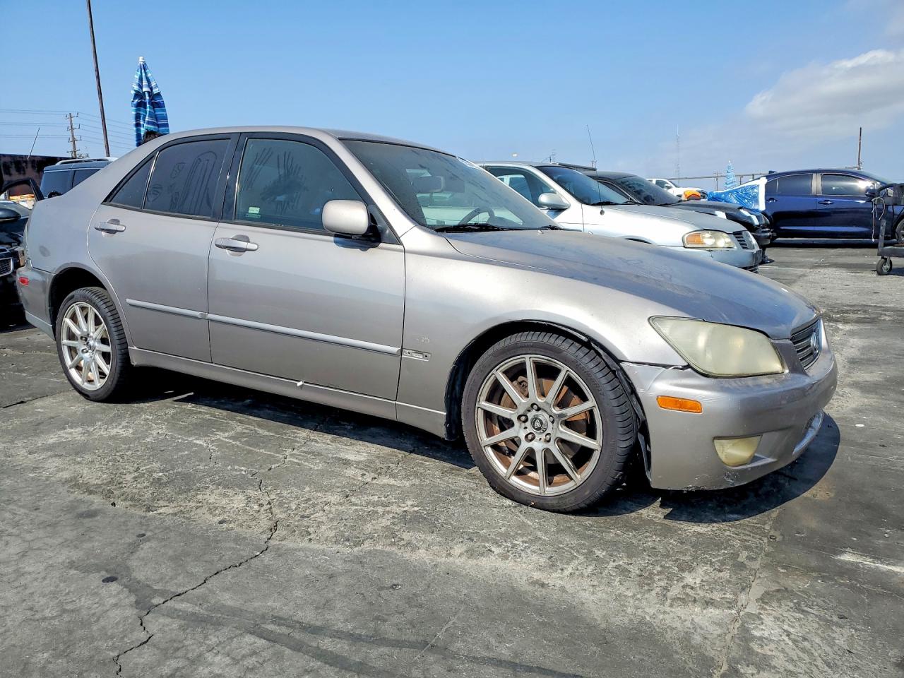 2004 LEXUS IS