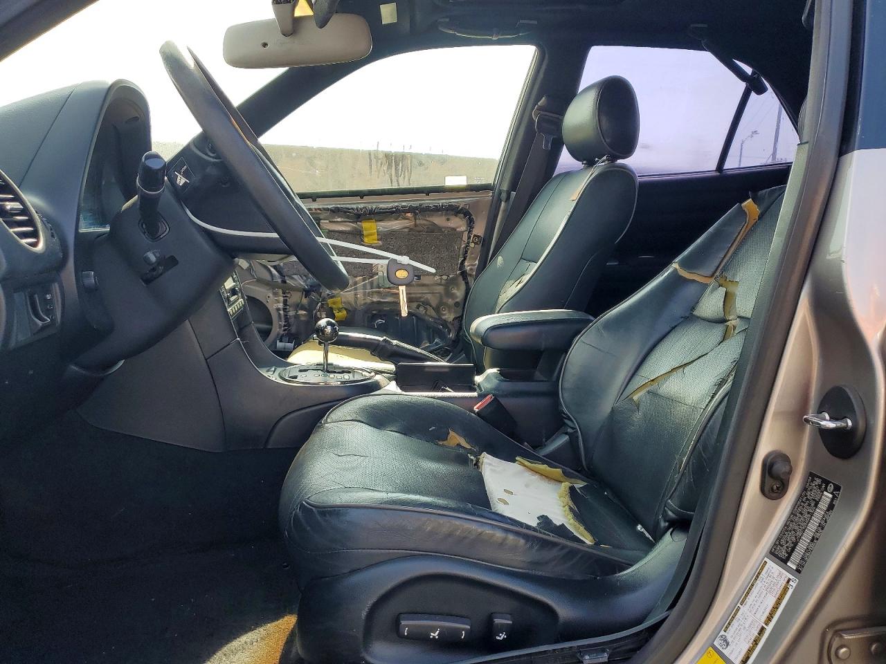 2004 LEXUS IS
