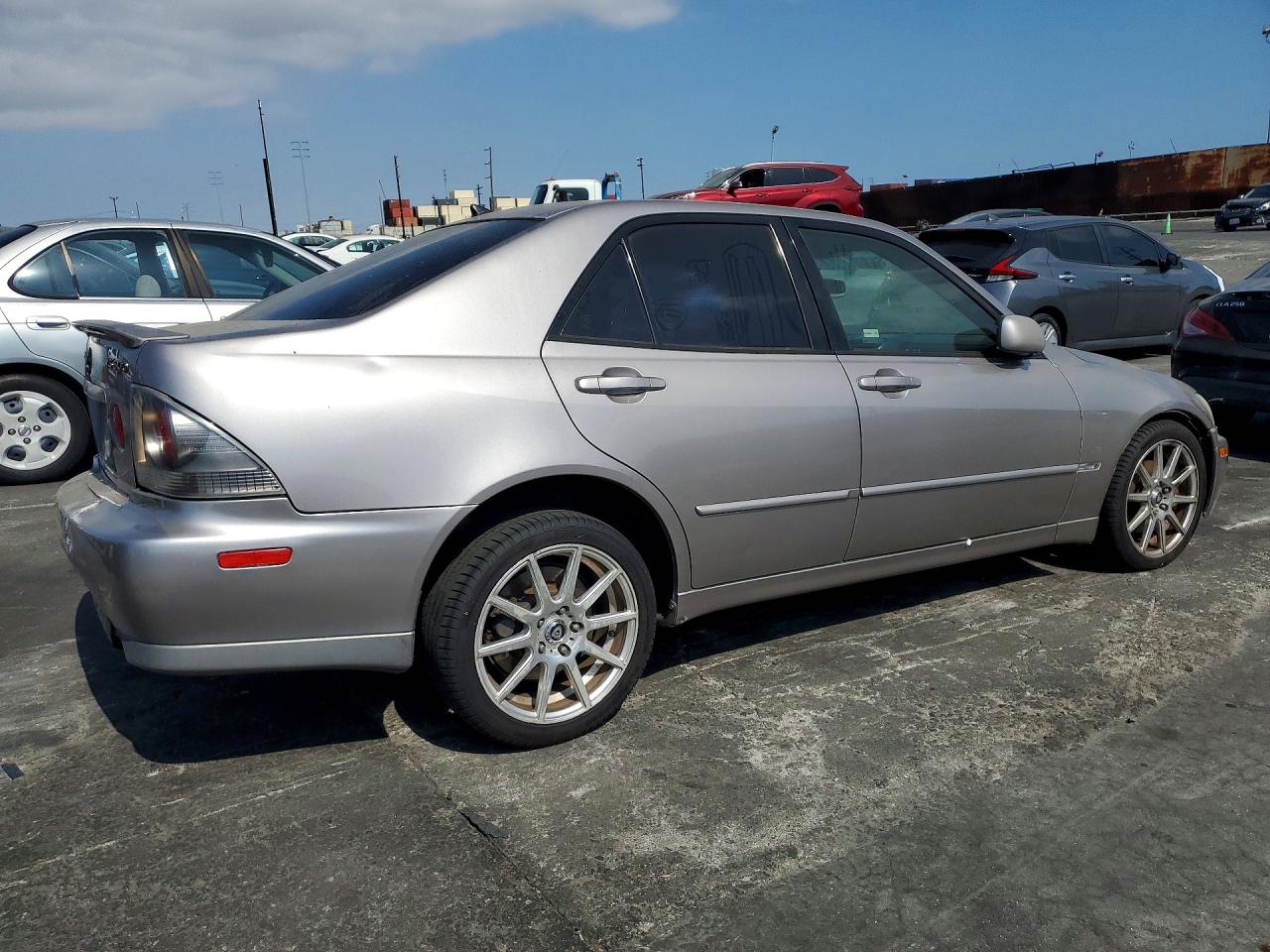 2004 LEXUS IS