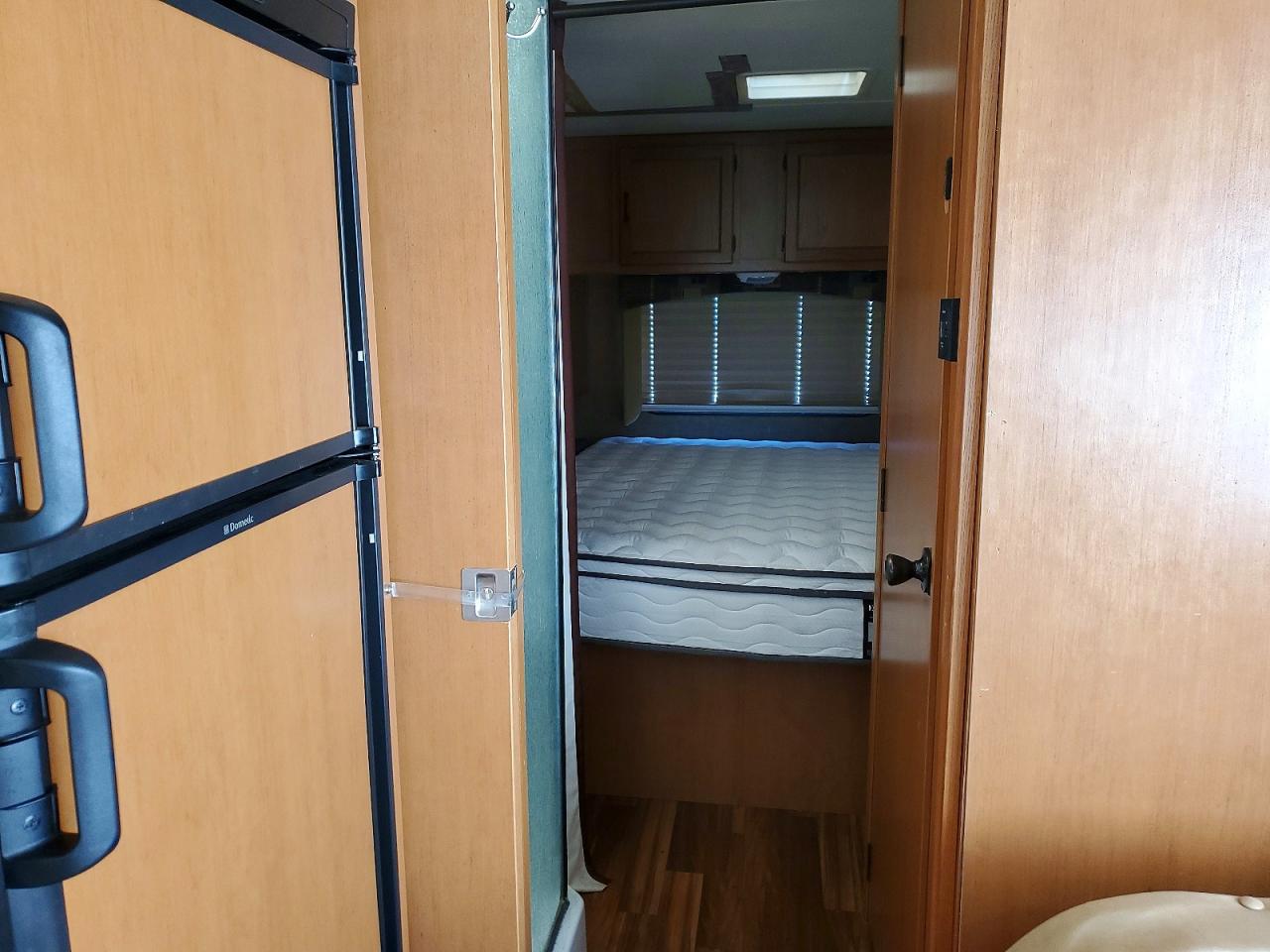 2014 COACHMAN ECONOLINE