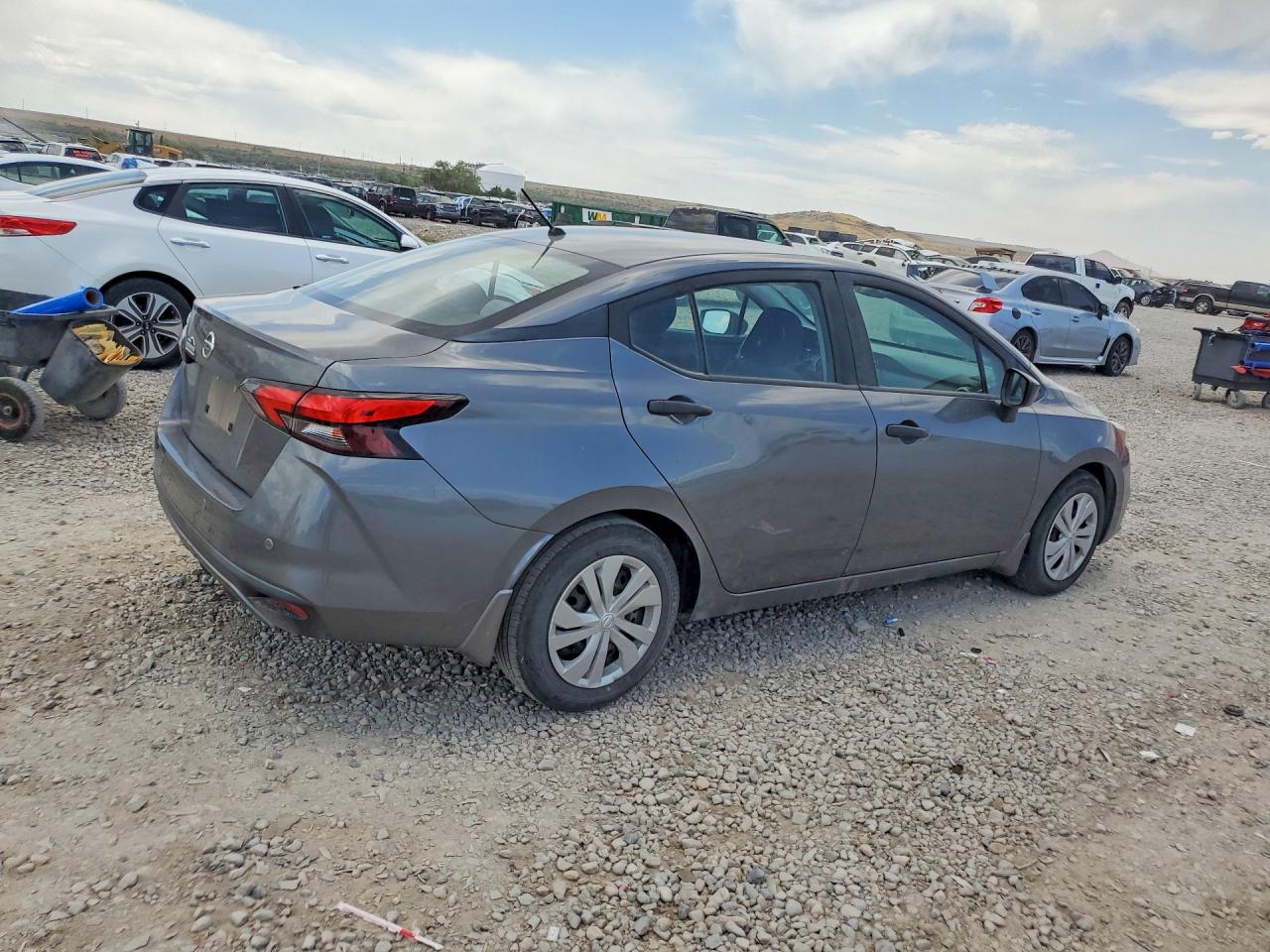 2020 NISSAN VERSA