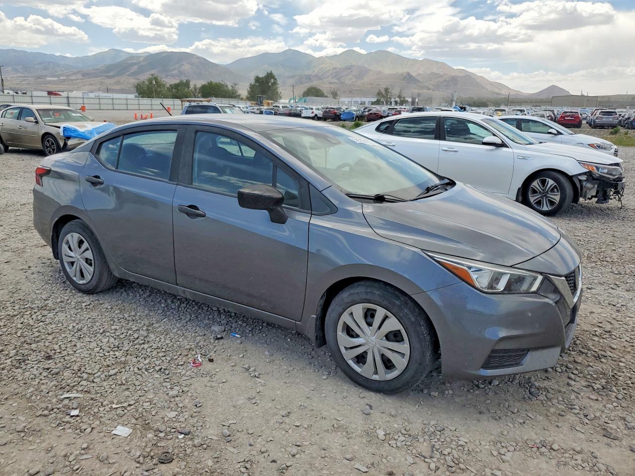 2020 NISSAN VERSA