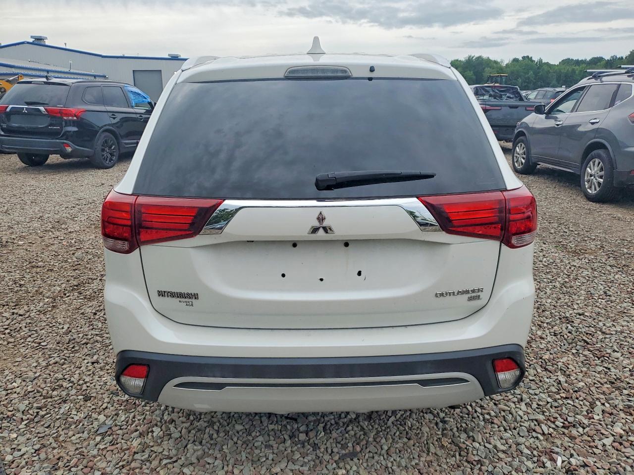 2019 MITSUBISHI OUTLANDER