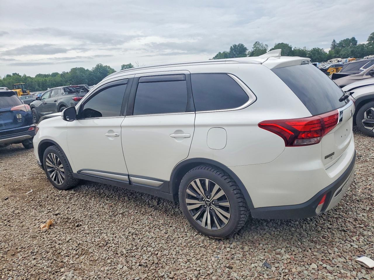 2019 MITSUBISHI OUTLANDER
