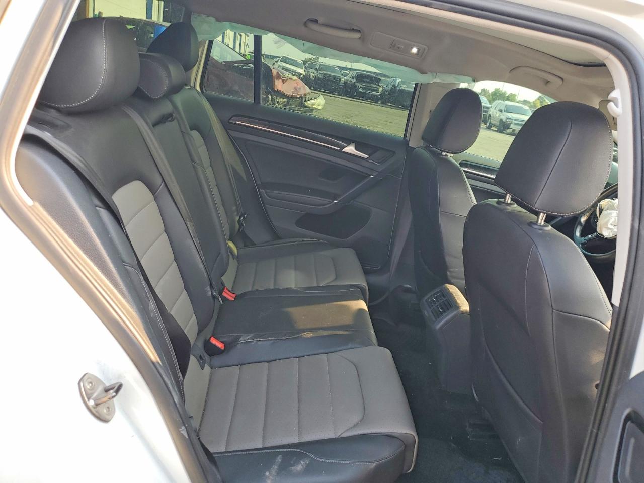 2015 VOLKSWAGEN GOLF