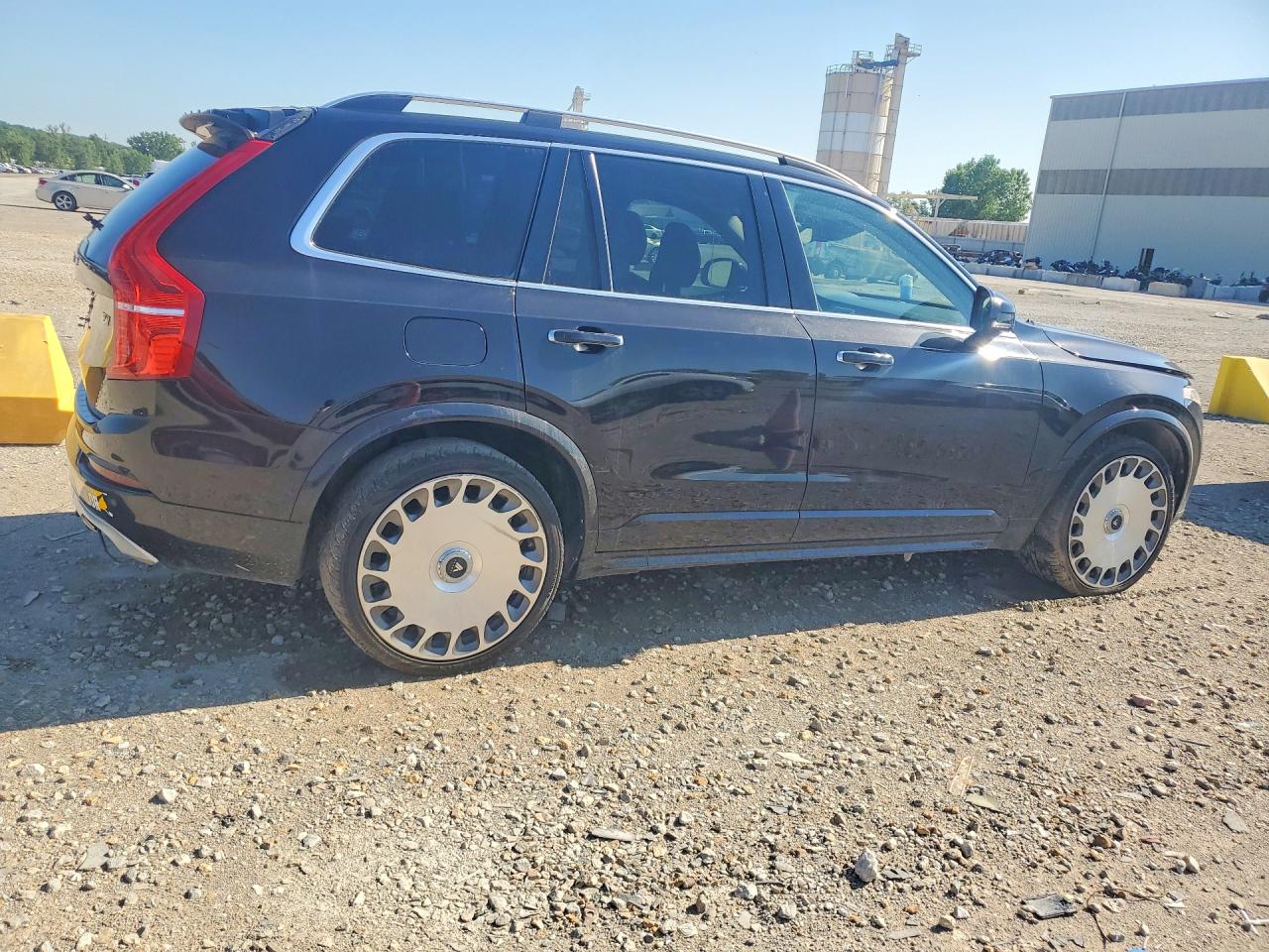 2016 VOLVO XC90