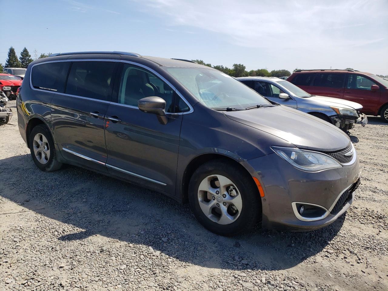 2017 CHRYSLER PACIFICA