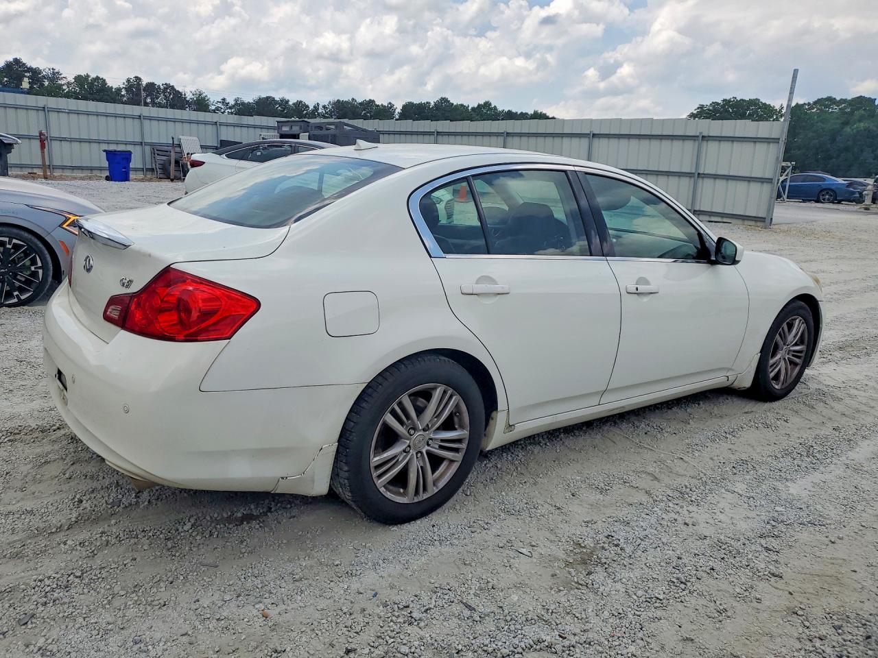 2010 INFINITI G37