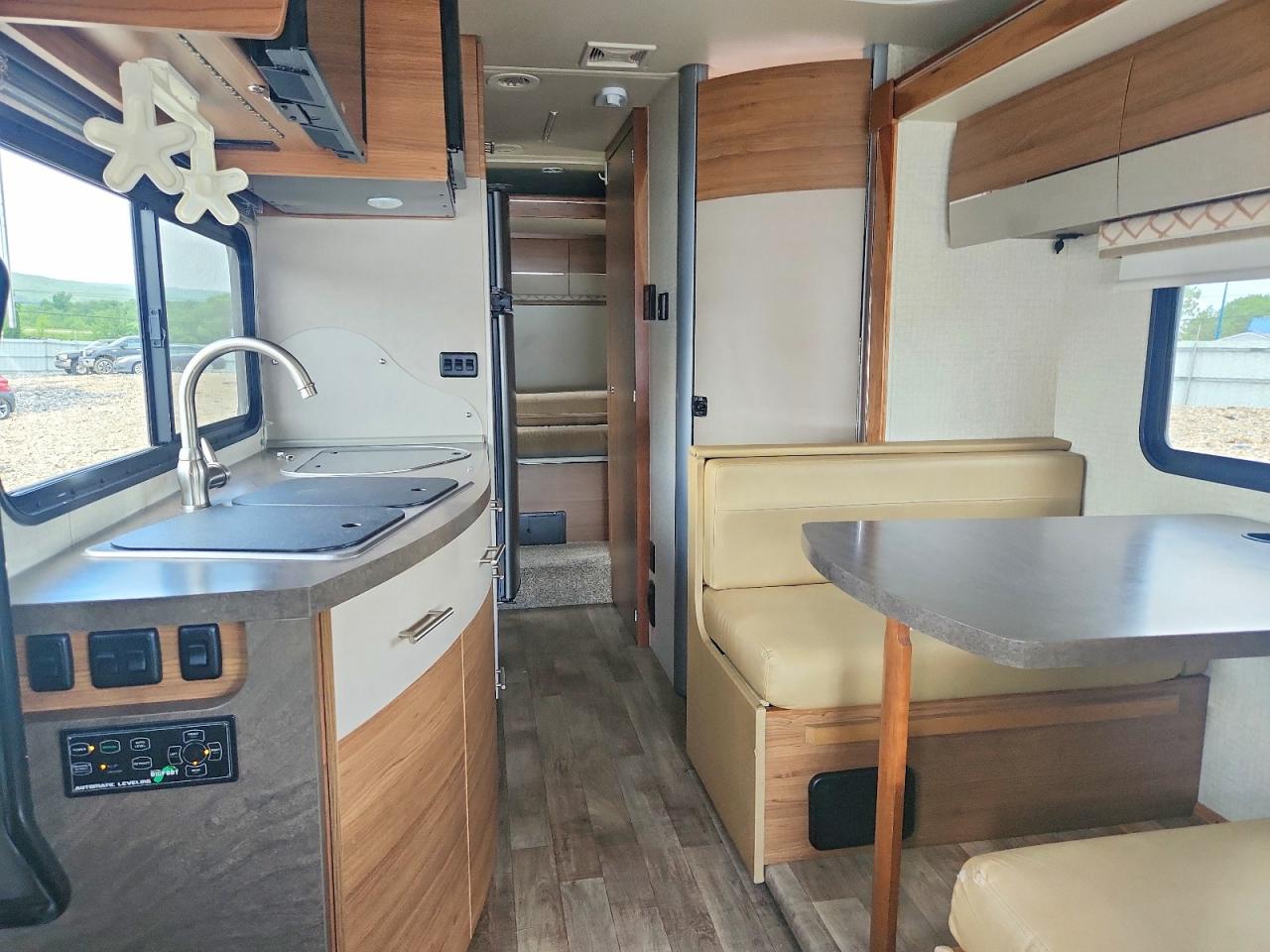 2018 WINNIBAGO SPRINTER