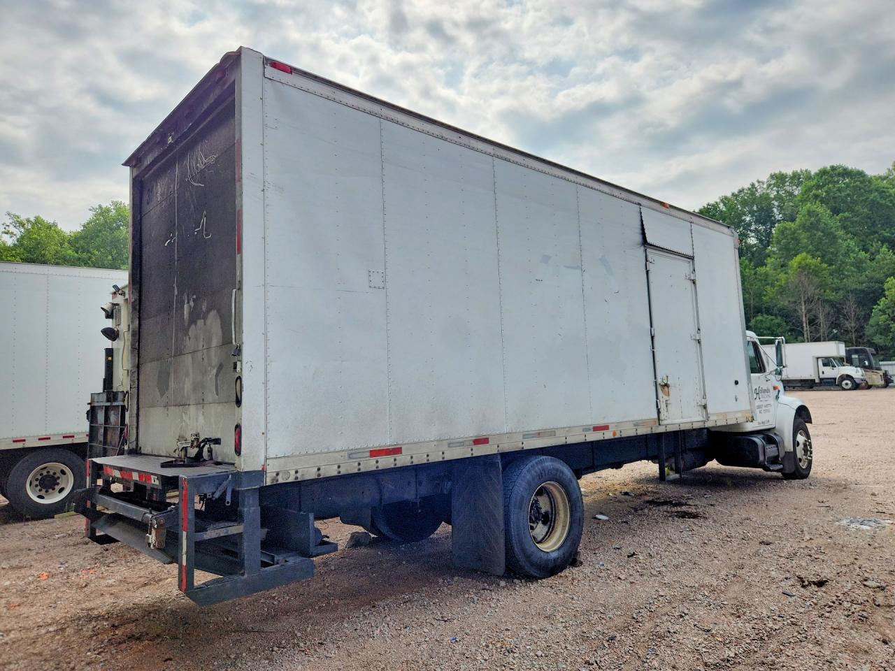 2000 INTERNATIONAL 4000 SERIE