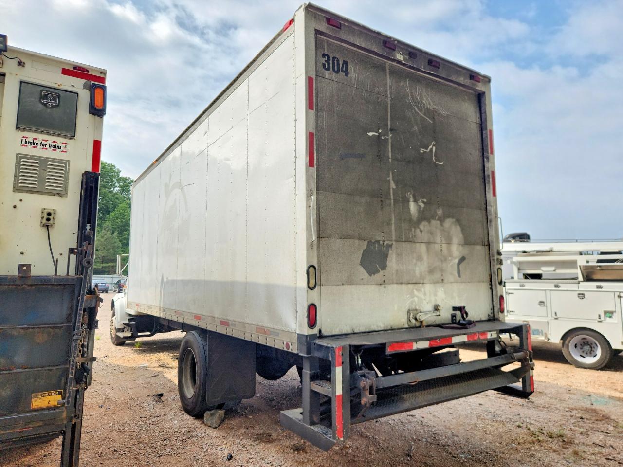 2000 INTERNATIONAL 4000 SERIE