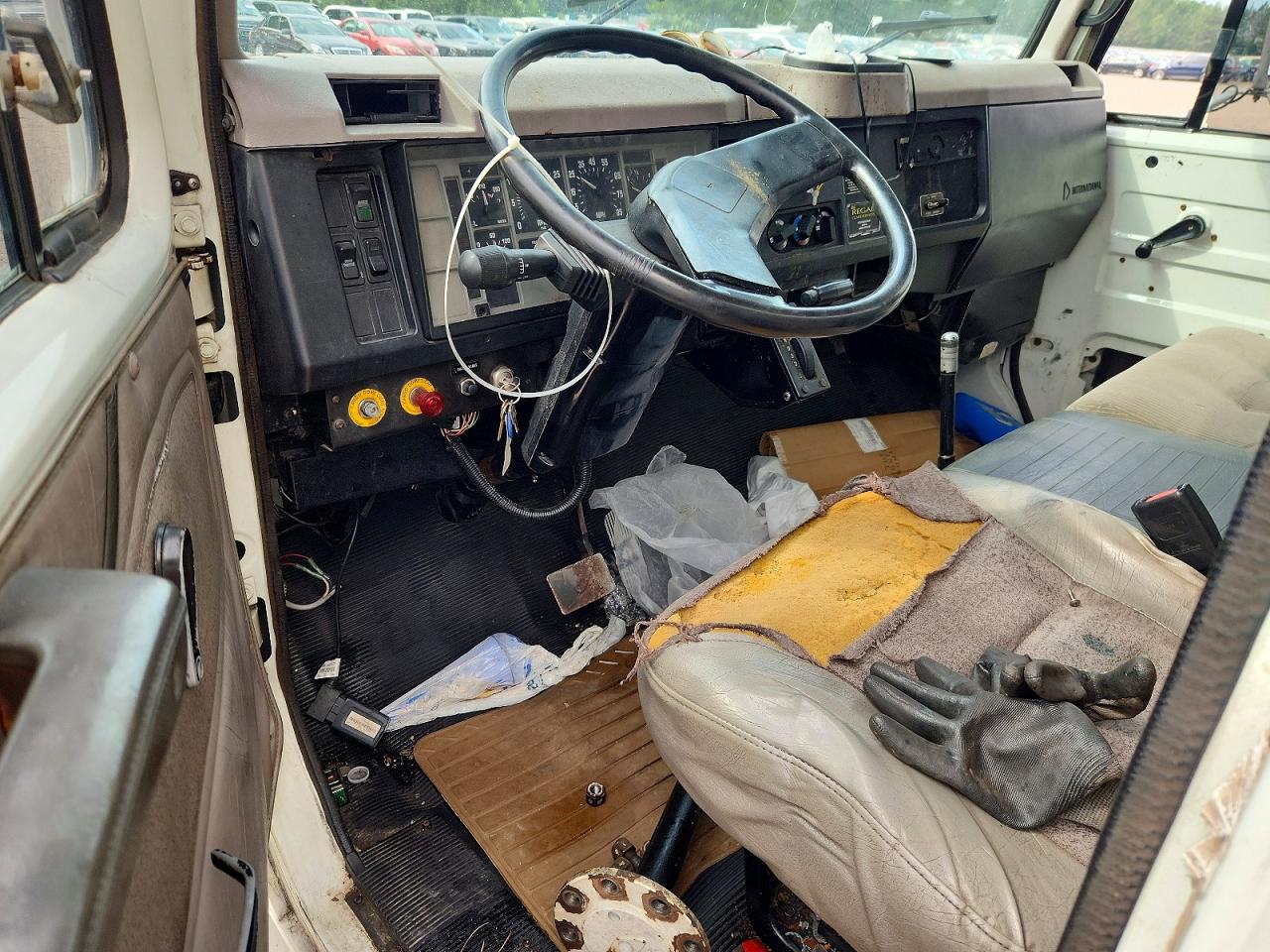 2000 INTERNATIONAL 4000 SERIE