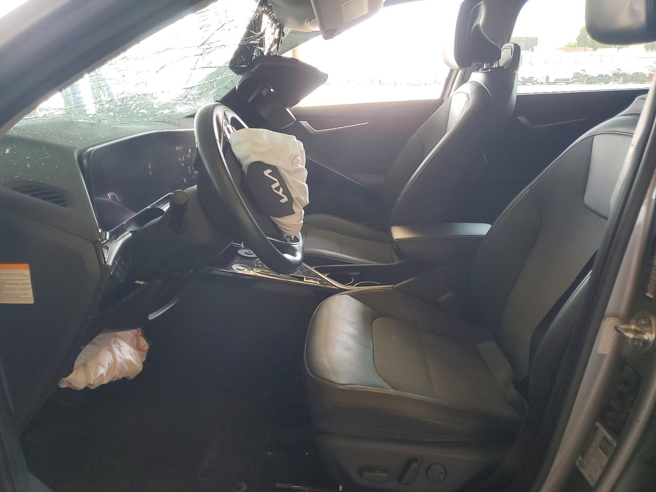 2023 KIA NIRO