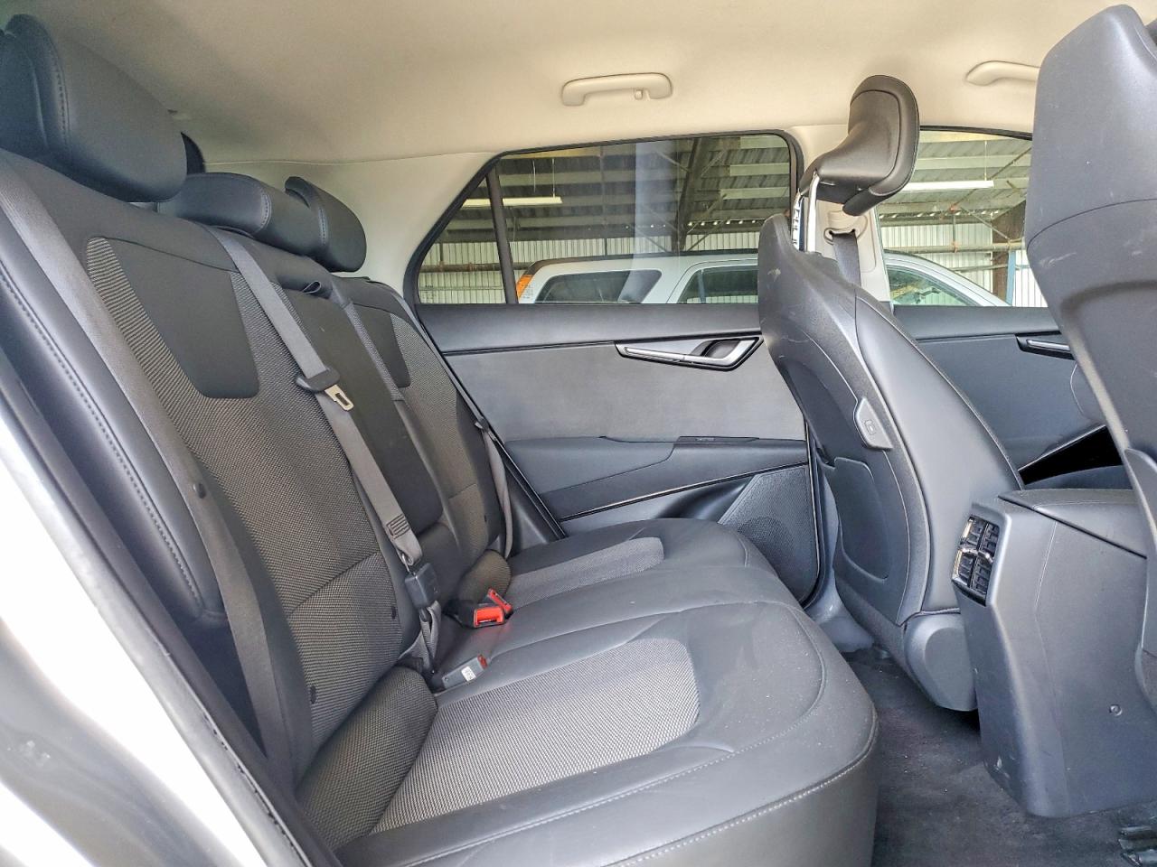 2023 KIA NIRO