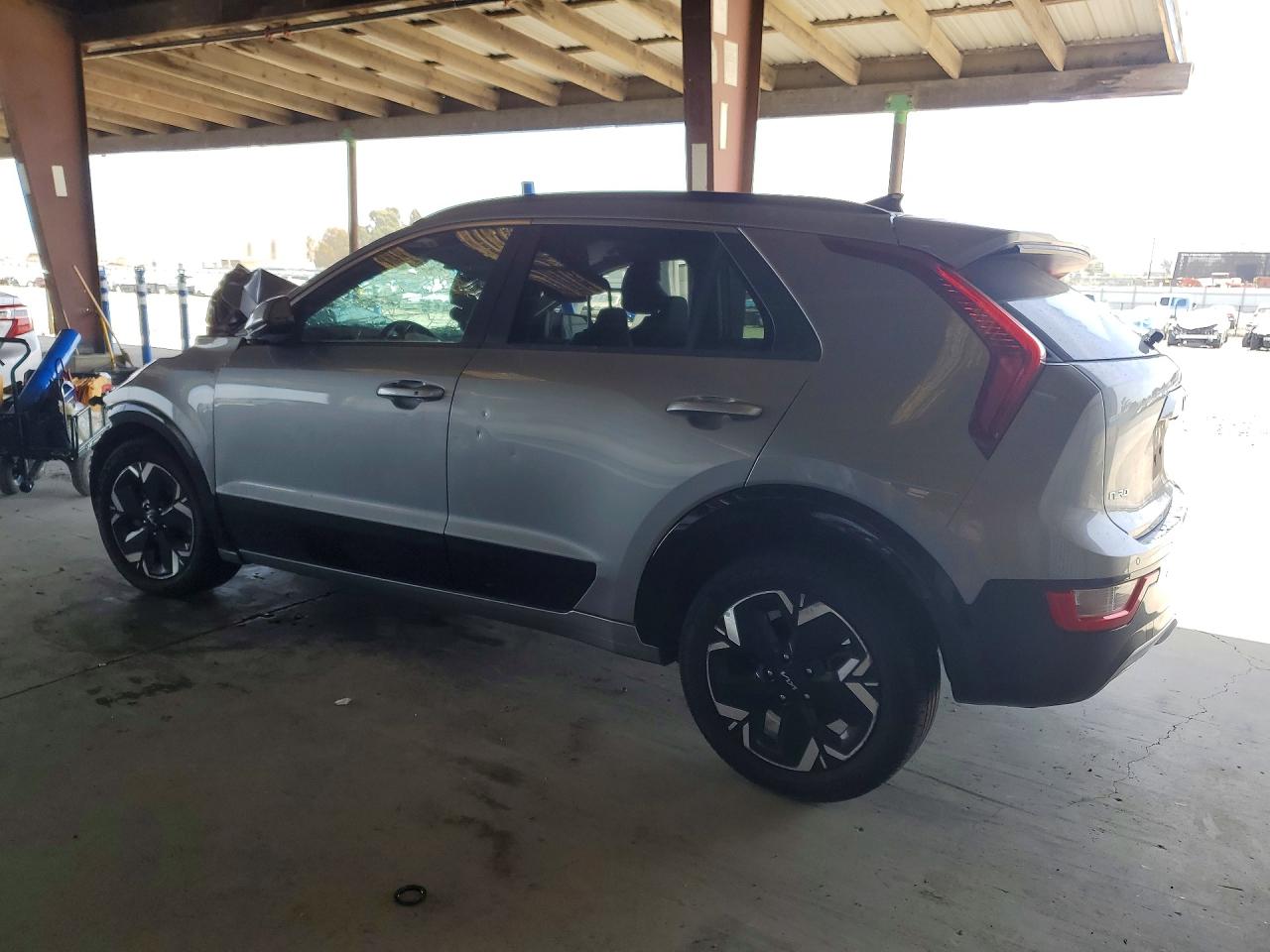 2023 KIA NIRO