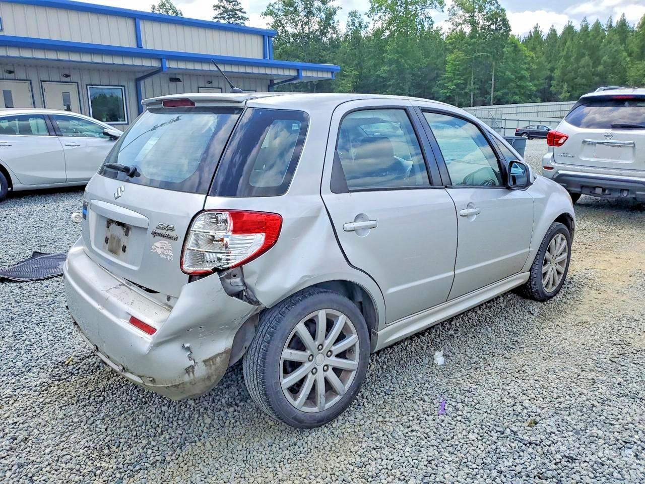 2012 SUZUKI SX4