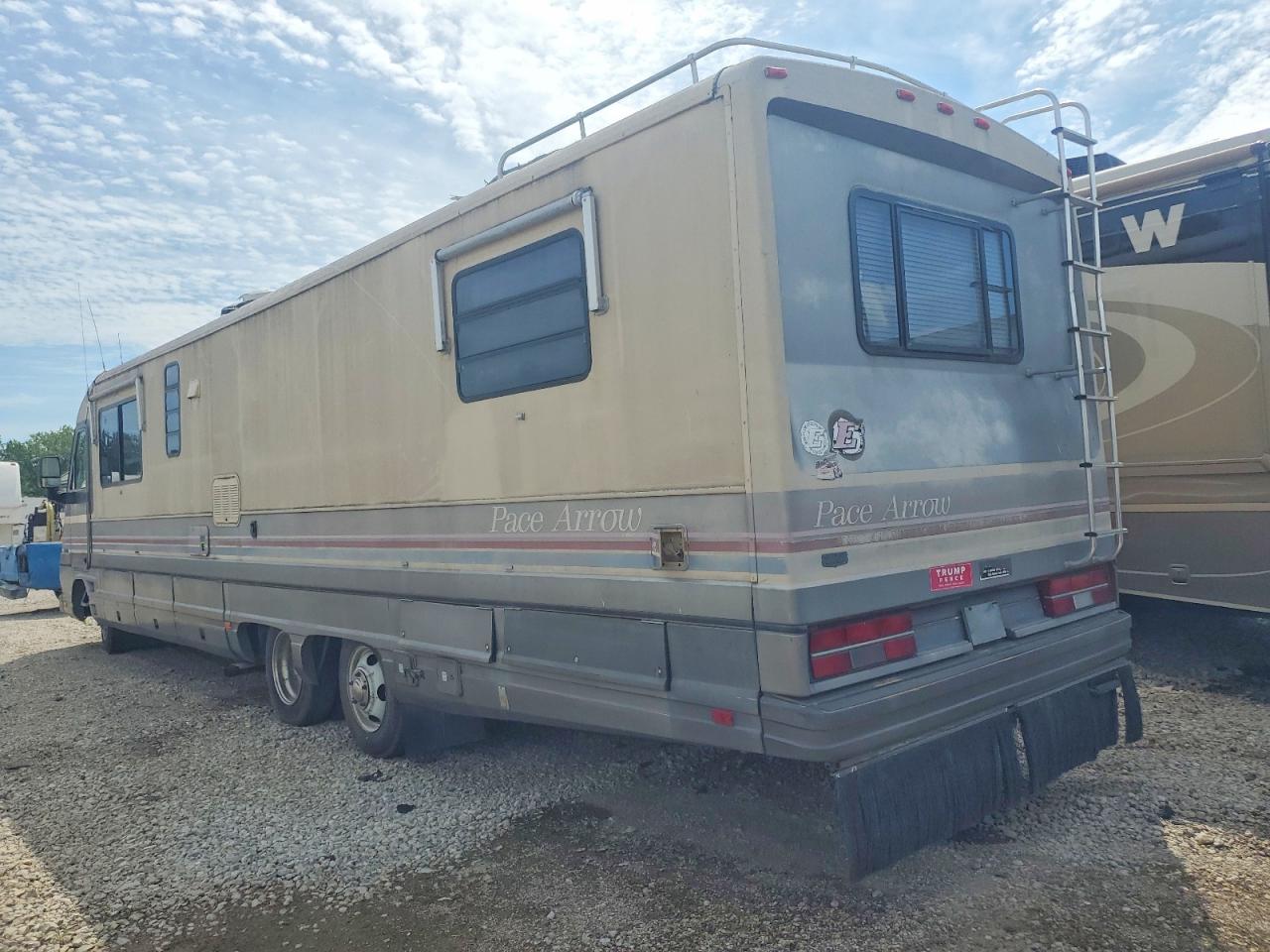 1990 CHEVROLET P SERIES