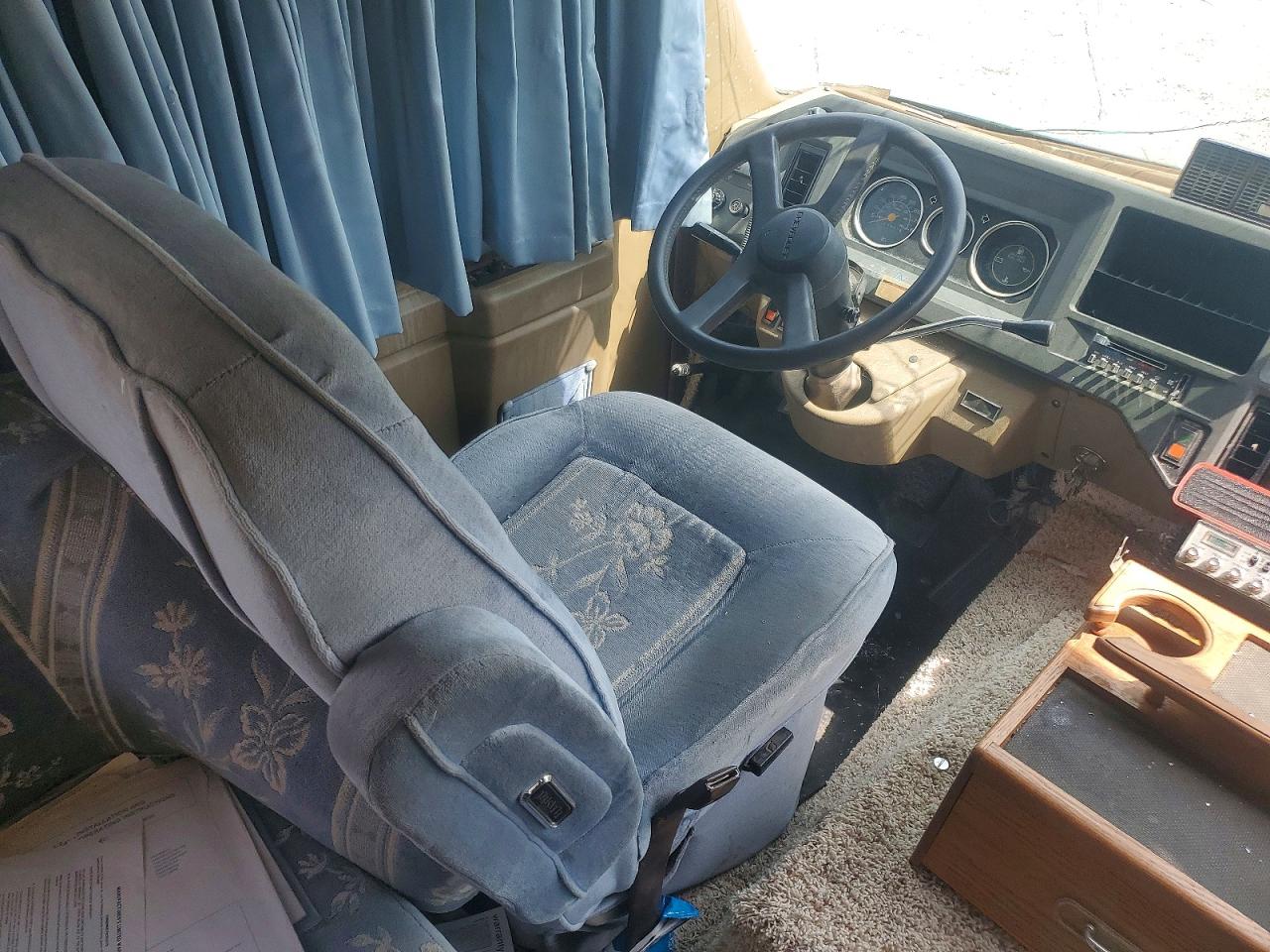 1990 CHEVROLET P SERIES