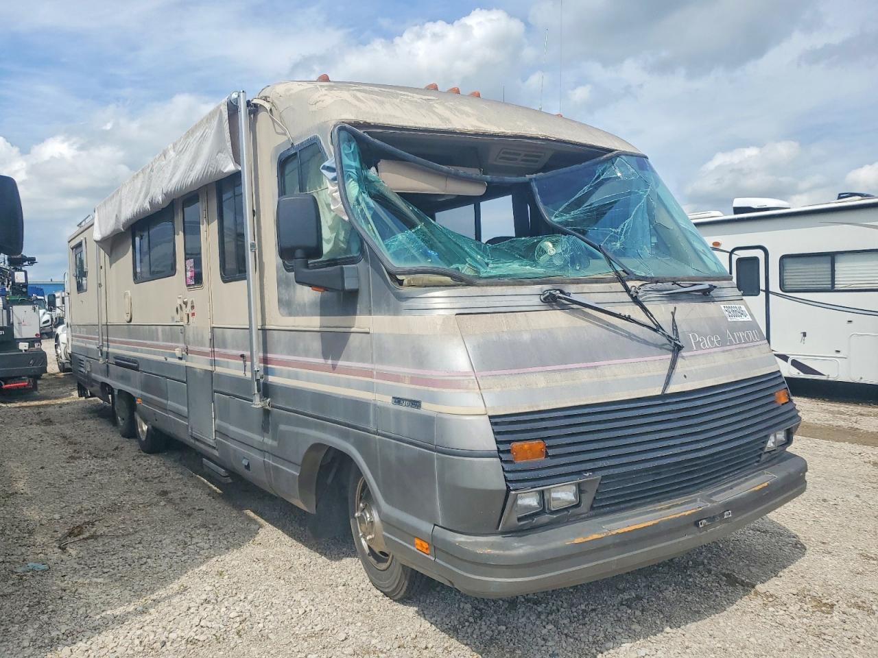 1990 CHEVROLET P SERIES