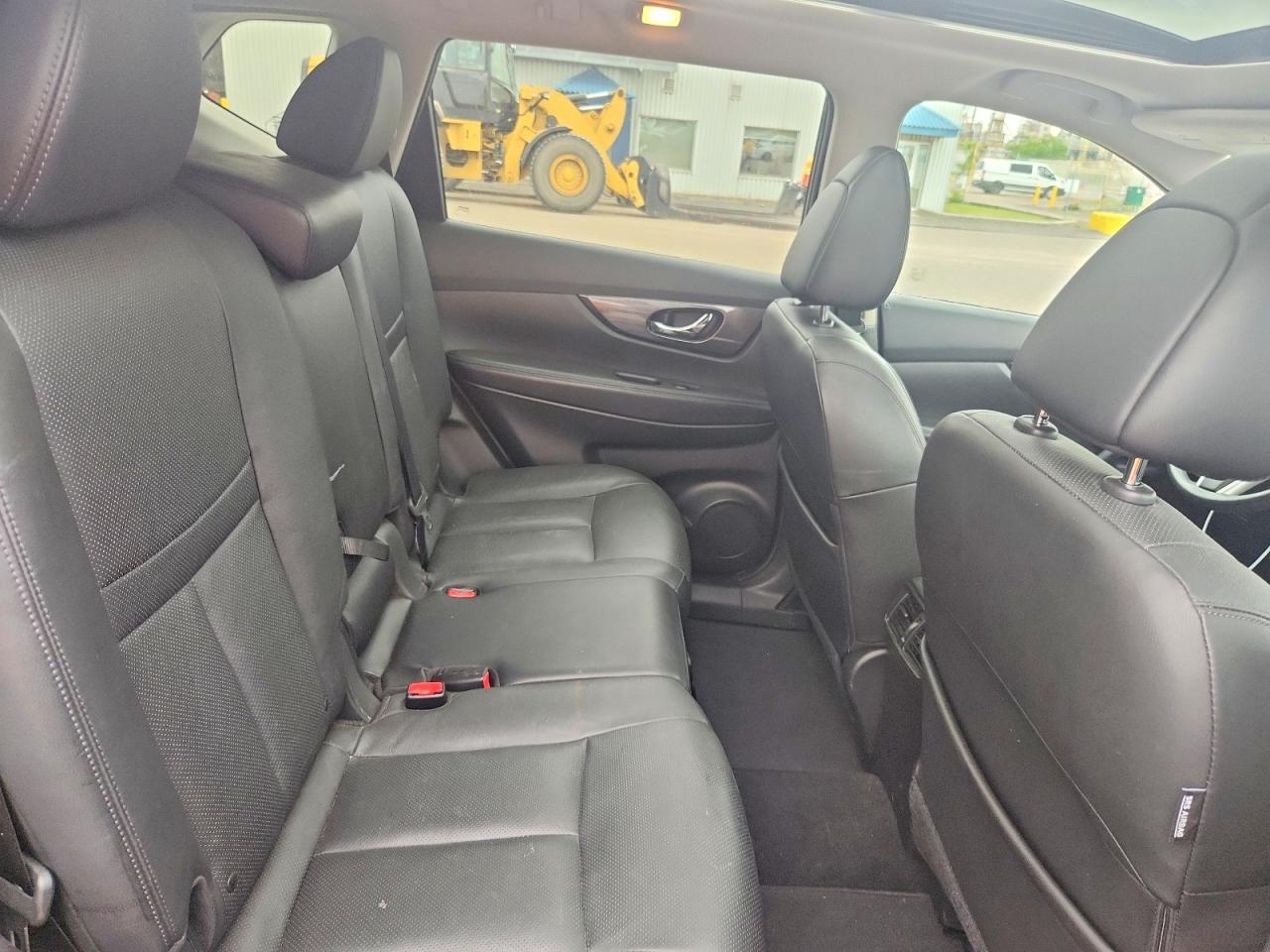 2015 NISSAN ROGUE