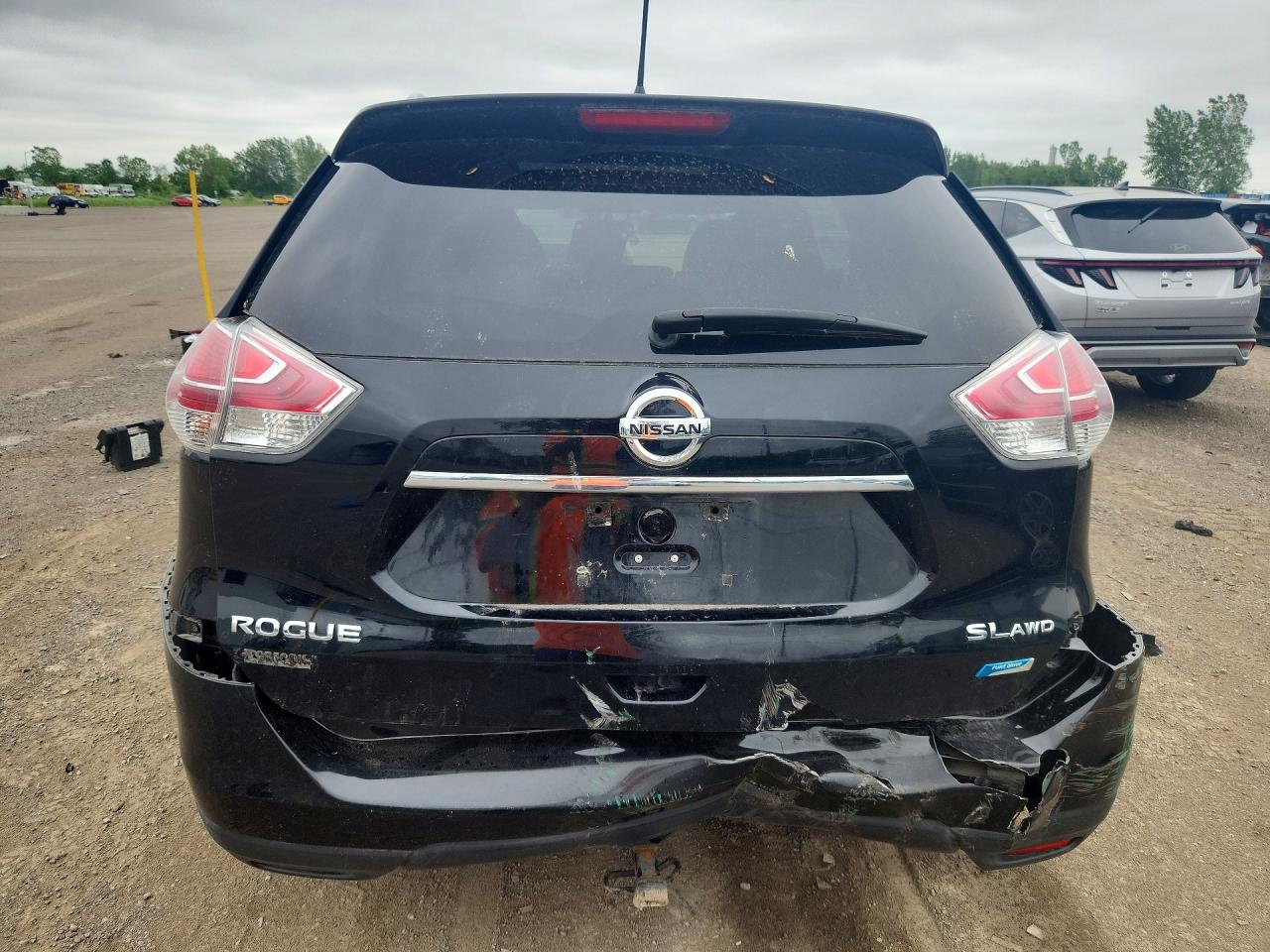 2015 NISSAN ROGUE