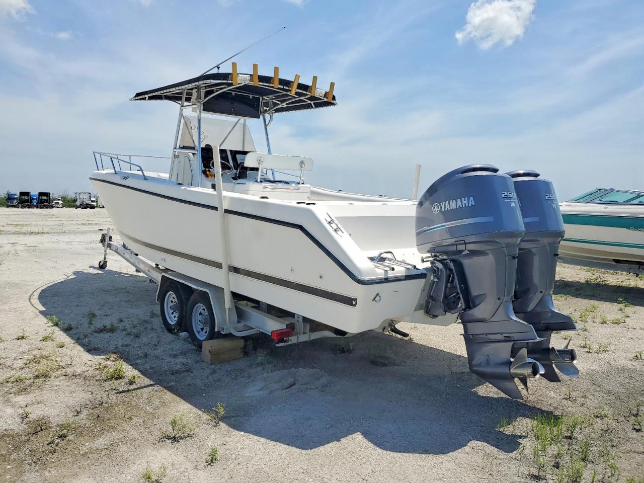 1997 CENTURY BOAT