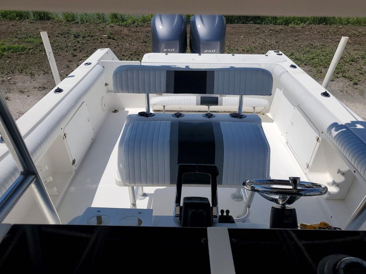 1997 CENTURY BOAT