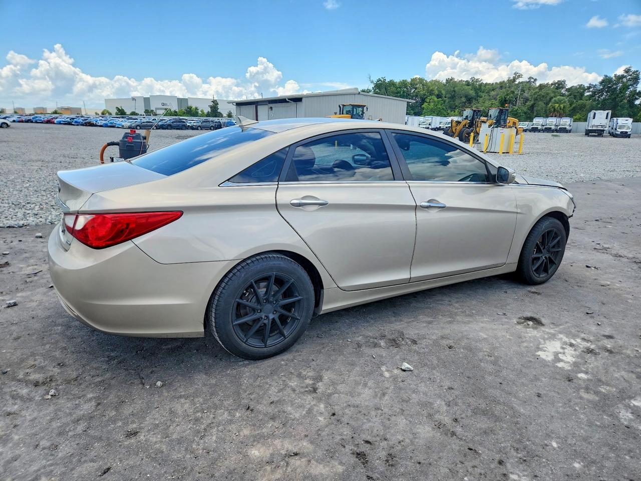 2011 HYUNDAI SONATA