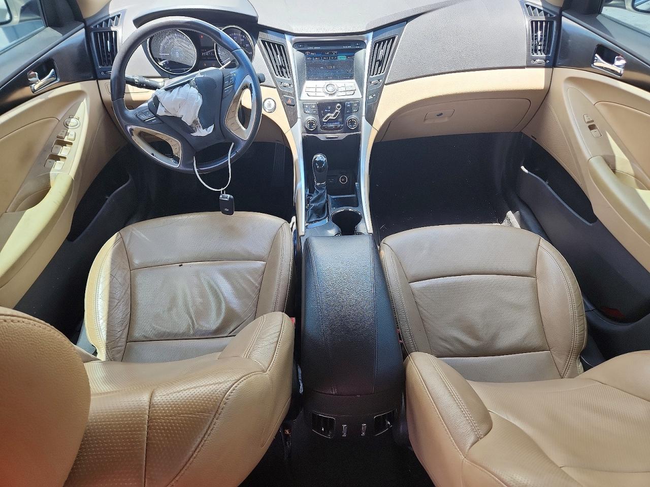 2011 HYUNDAI SONATA