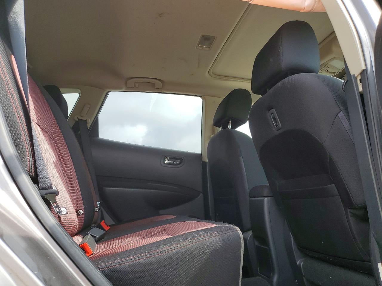 2010 NISSAN ROGUE