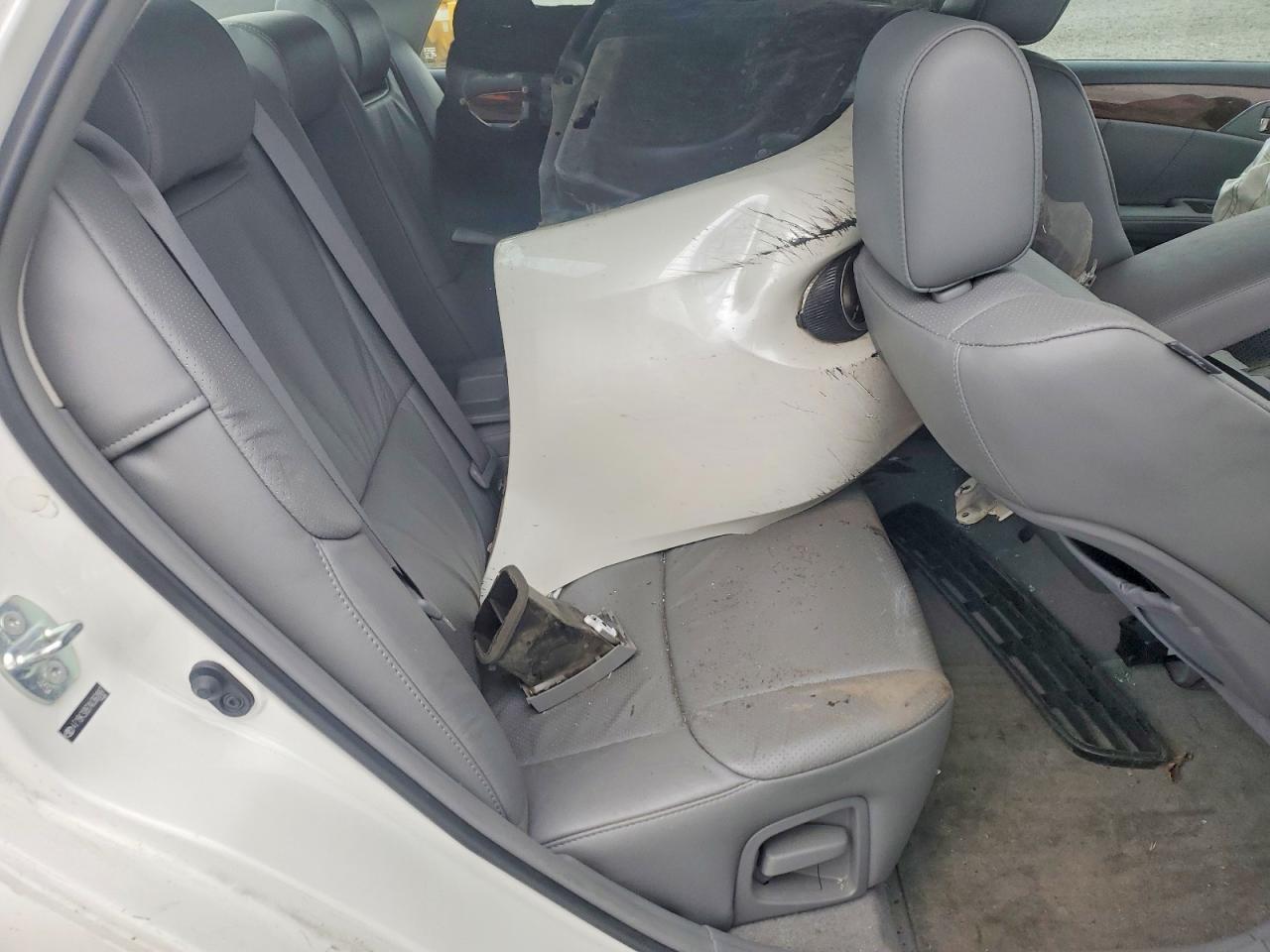 2010 TOYOTA AVALON