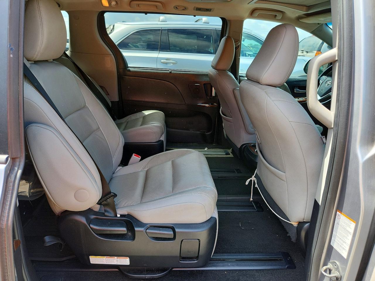 2015 TOYOTA SIENNA