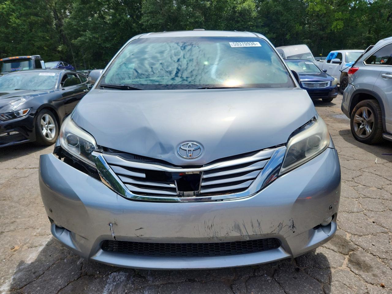 2015 TOYOTA SIENNA