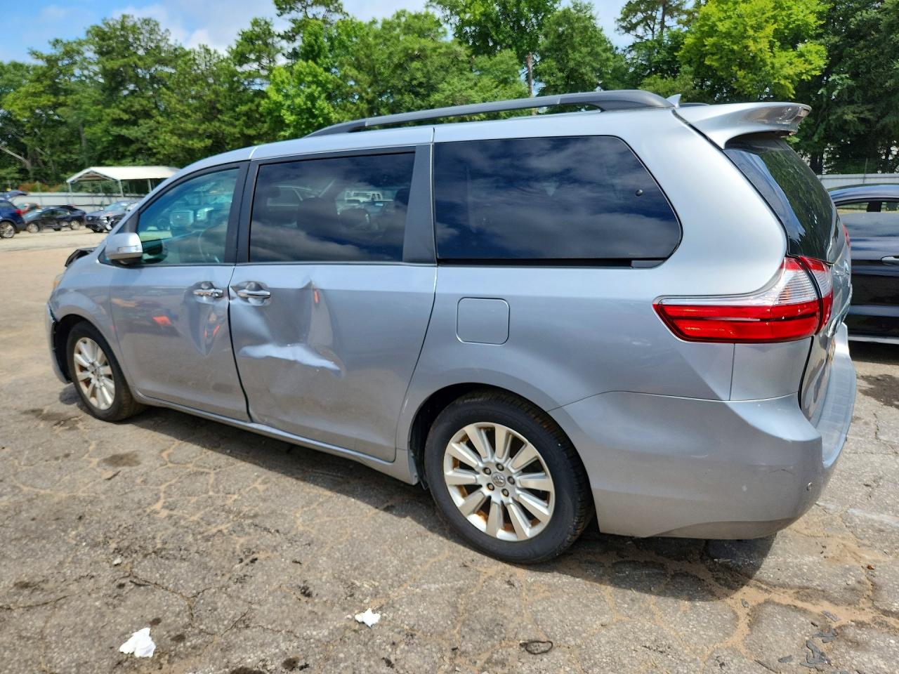 2015 TOYOTA SIENNA